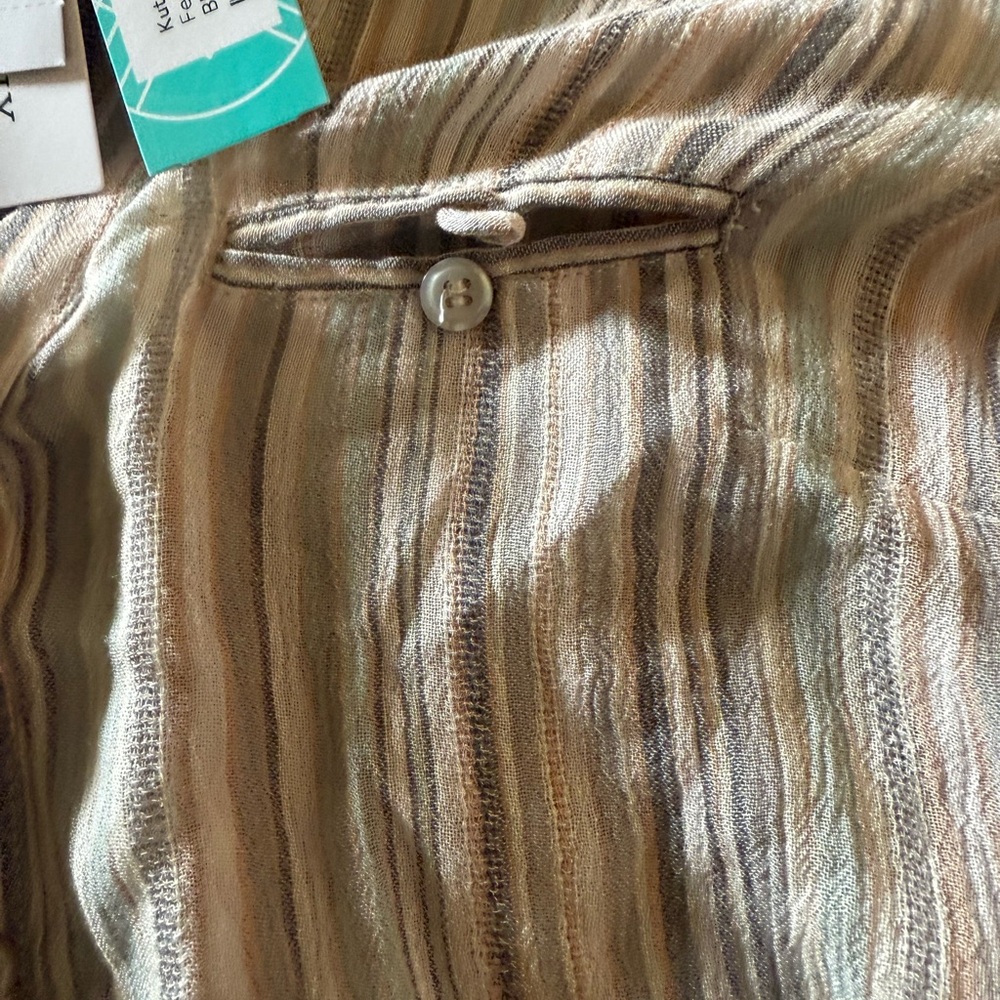 Button down- new - Picture 5 of 5